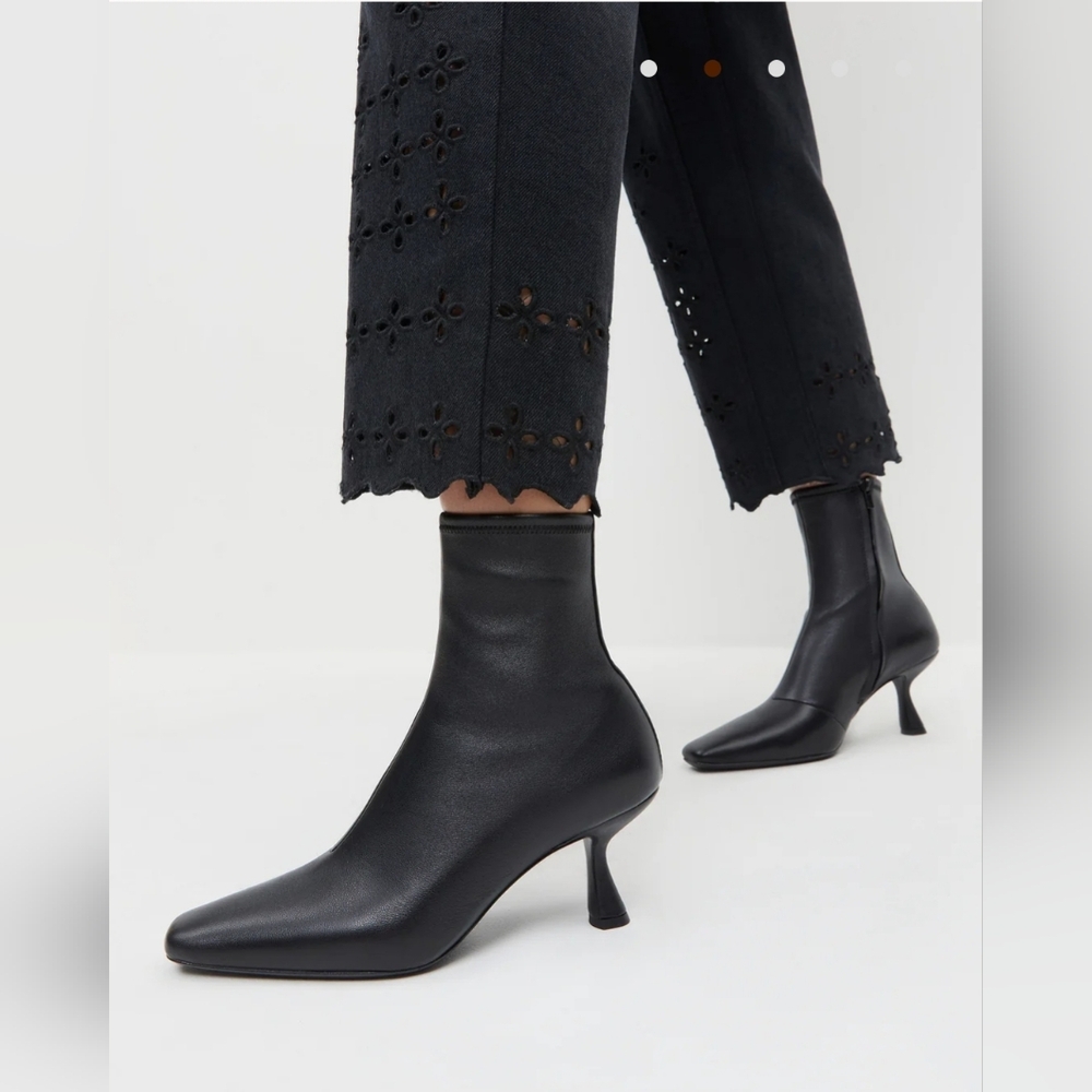NWB Loeffler Randall Thandy Black Leather Curved Heel Bootie Size 8B